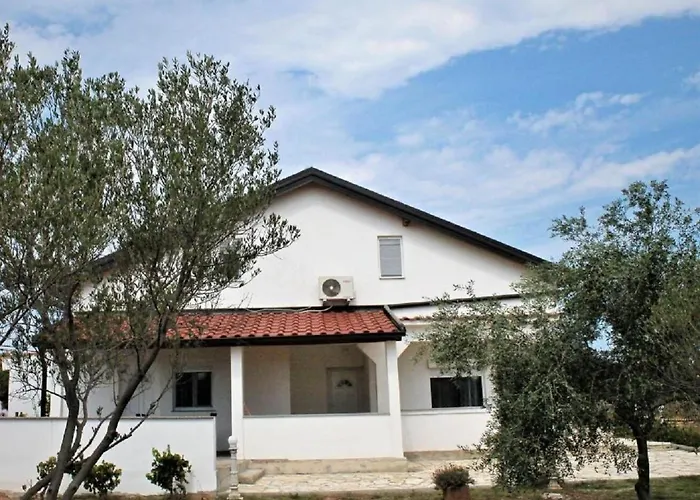 Apartments Snjeza - 80 M From Beach